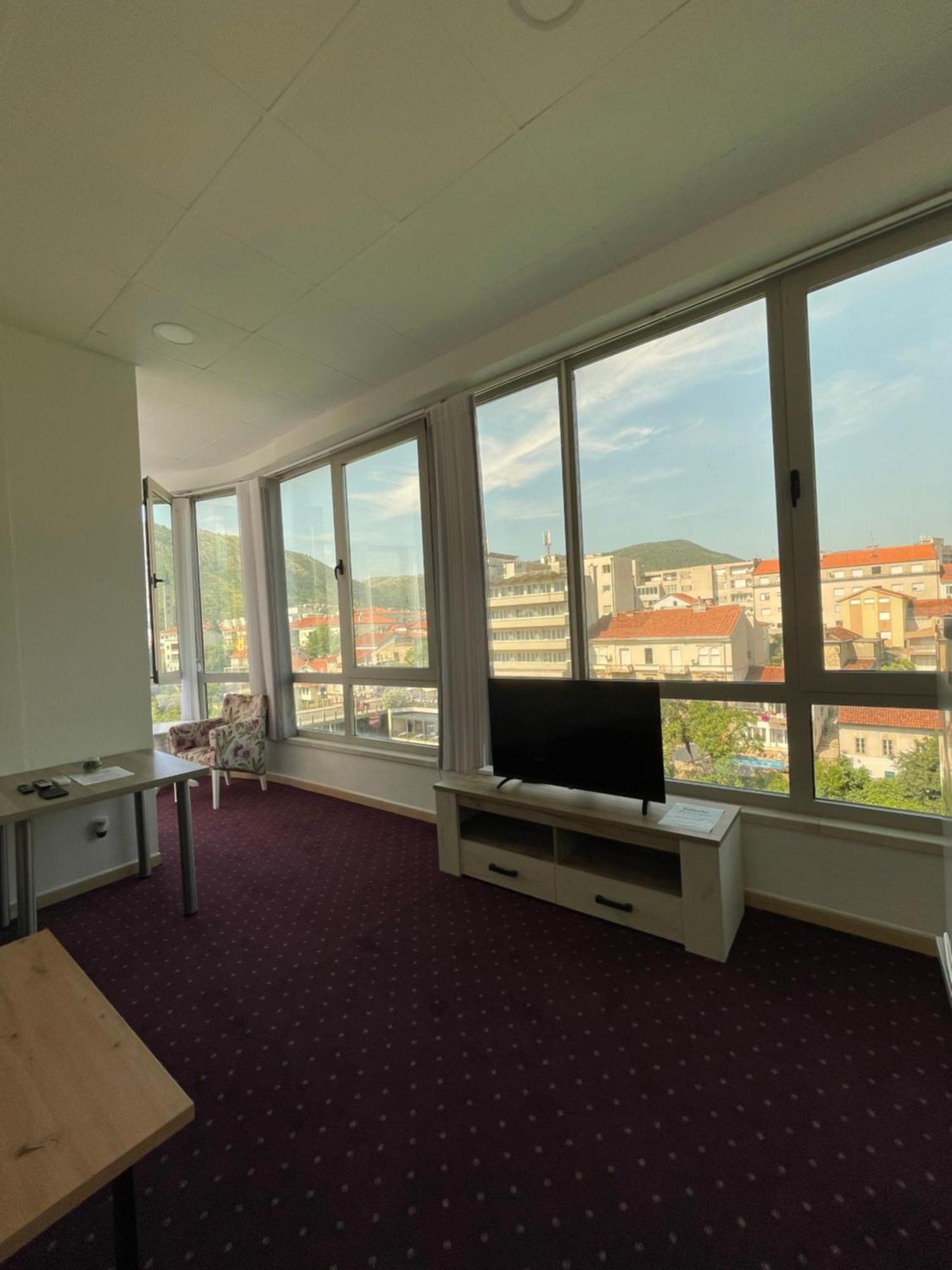 מוסטר Lux Apartments מראה חיצוני תמונה