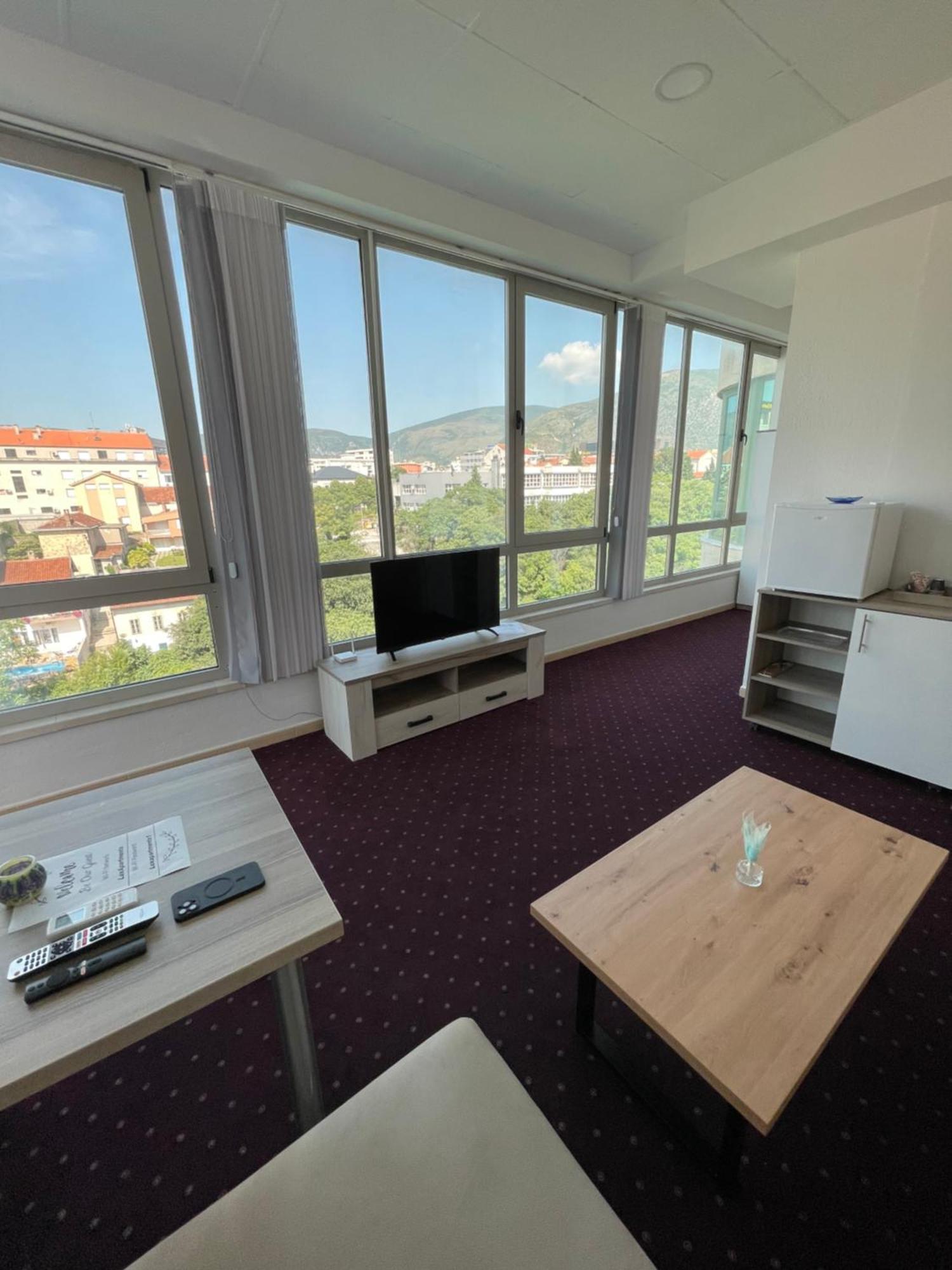מוסטר Lux Apartments מראה חיצוני תמונה